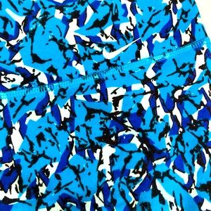 Nike dri-fit workout leggings size Medium